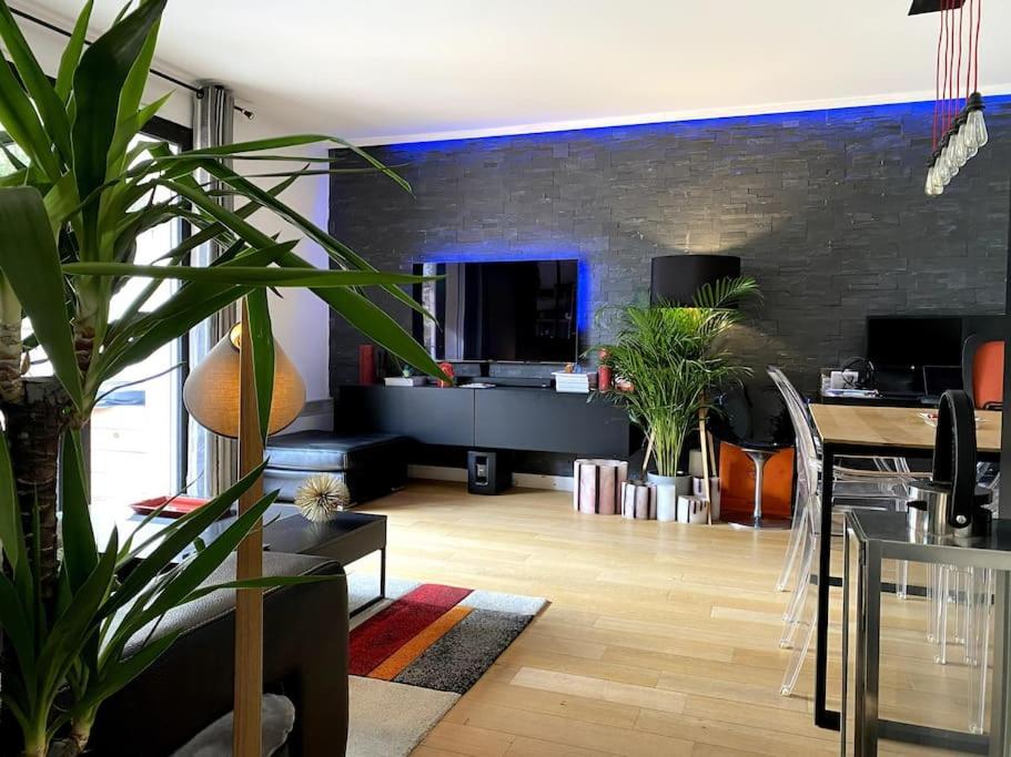 Appartement Avec Jacuzzi - Climatisation - Parking Бордо Экстерьер фото