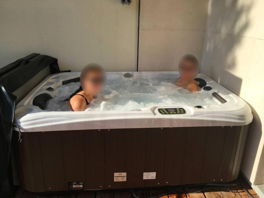 Appartement Avec Jacuzzi - Climatisation - Parking Бордо Экстерьер фото